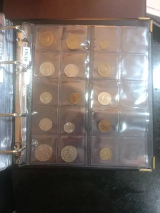 Álbumes con monedas de distintos paises