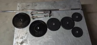 Barra y discos de pesas