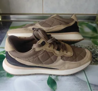 Zapatillas Zara Beige y Marrón
