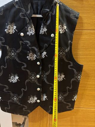 Chaleco fallero estampado negro y plateado