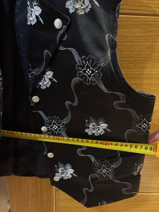 Chaleco fallero estampado negro y plateado