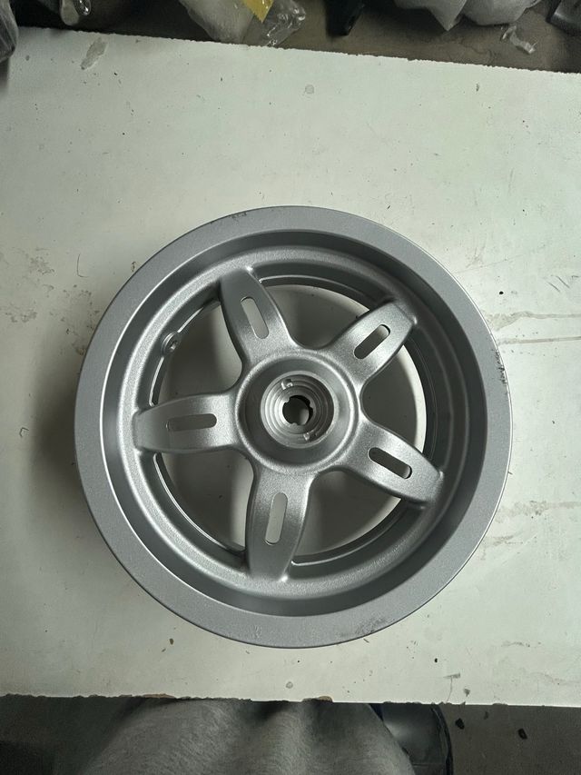 Llanta Daelim Daystar Delantera