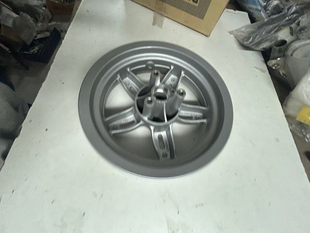 Llanta Daelim Daystar Delantera