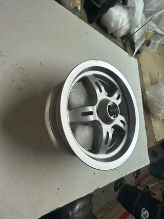 Llanta Daelim Daystar Delantera