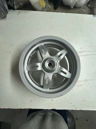 Llanta Daelim Daystar Delantera