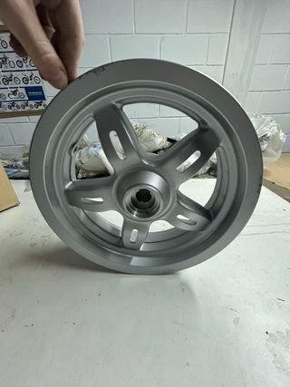 Llanta Daelim Daystar Delantera