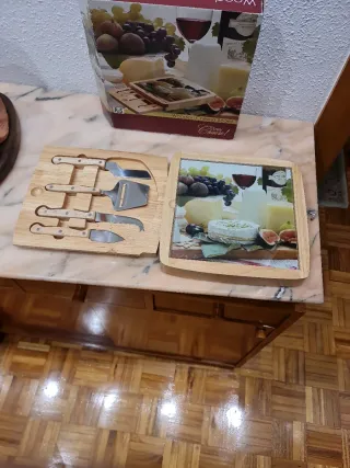 Set coltelli da formaggio con manici in legno