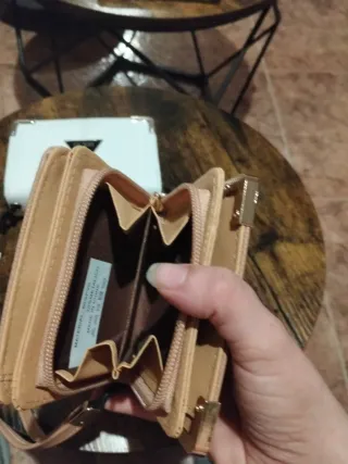 Cartera tou.s Beige y Blanca