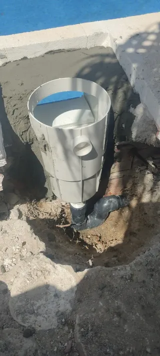 Reparación general de piscinas - Azulejos y piedra