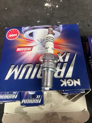 Bujías NGK Iridium IX