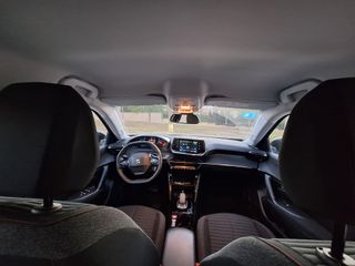 Peugeot e-2008 ELECTRICO 29.000KM año 2022