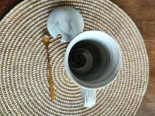 Taza Aniversario 60 con Corona Dorada