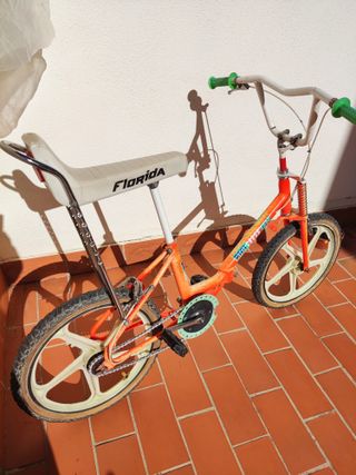 Bicicleta BMX naranja