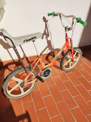 Bicicleta BMX naranja