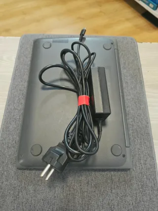 Portátil Tactil HP gris 32GB