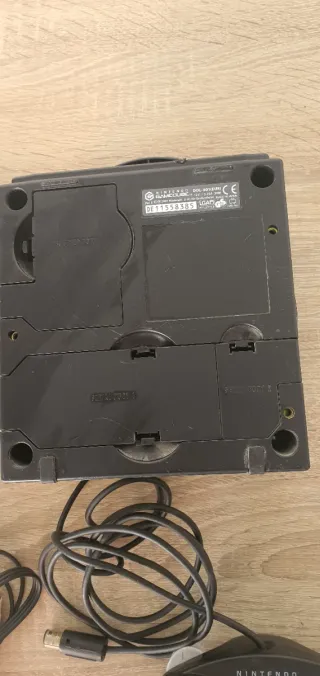 Nintendo GameCube Negra y Dorada