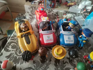 Lote Pinypon: Coche Policía y Figuras