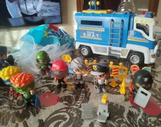 Lote Pinypon: Coche Policía y Figuras