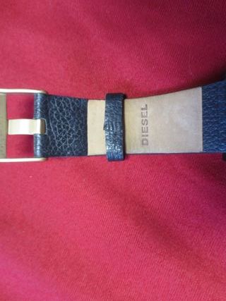 Reloj Diesel Negro y Dorado