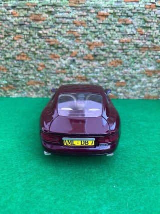 Aston Martin DB7 Vantage – Maisto – Escala 1:18