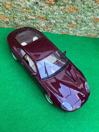 Aston Martin DB7 Vantage – Maisto – Escala 1:18