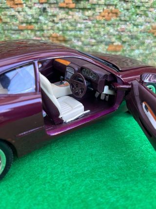 Aston Martin DB7 Vantage – Maisto – Escala 1:18