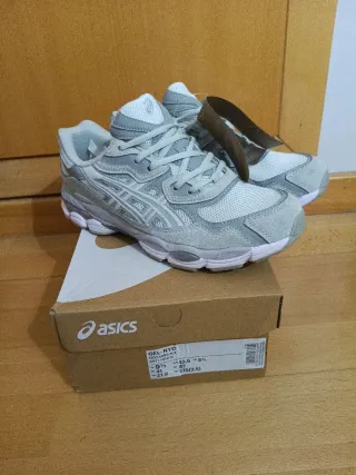 Asics Gel-NYC Gris/Blanco Talla 43.5