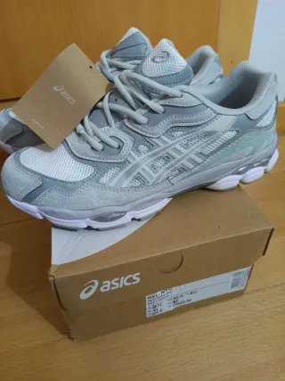 Asics Gel-NYC Gris/Blanco Talla 43.5