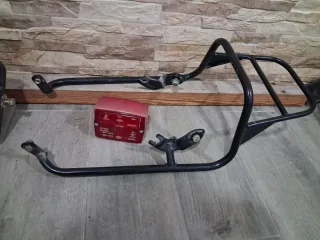 Portabultos y luz trasera Derbi FDX