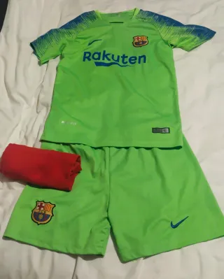 Equipación Fútbol Barcelona Infantil. Talla 10/12