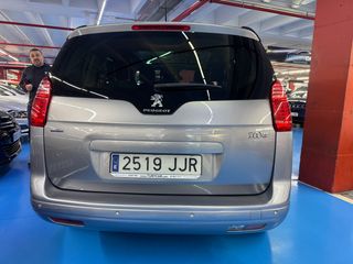 Peugeot 5008 2015