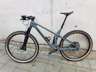 Berria Mako, Talla L