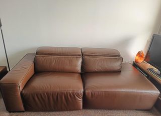 Sofá chaiselongue esquinero reclinable de cuero