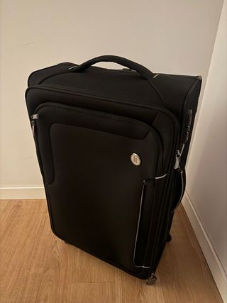 Maleta IT Grande Negra, sin estrenar.
