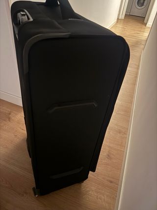 Maleta IT Grande Negra, sin estrenar.