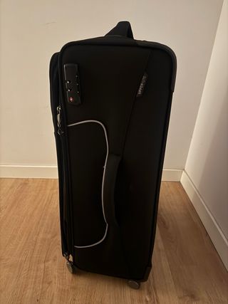 Maleta IT Grande Negra, sin estrenar.
