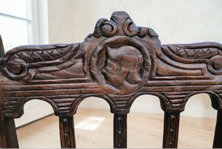 Silla Castellana Antigua Madera Tallada