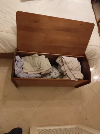 Arcón de madera para ropa de cama