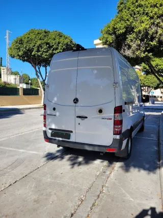 Mercedes-Benz Sprinter 2012