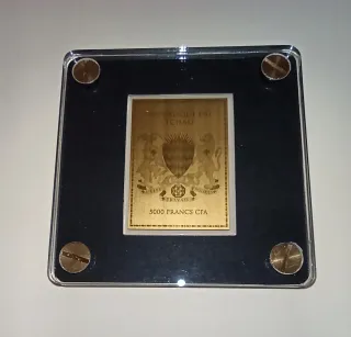 Moneda Oro puro 24 kilates del joven Tutankhamun