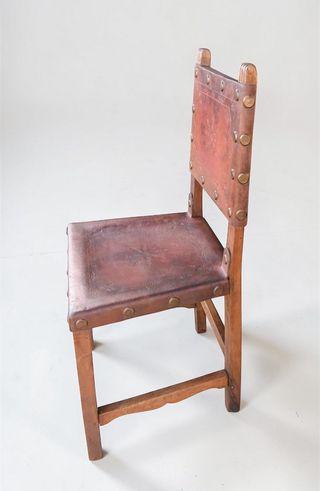 Silla de cuero y madera