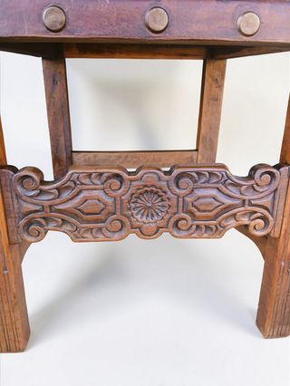 Silla de cuero y madera