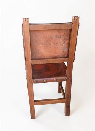 Silla de cuero y madera