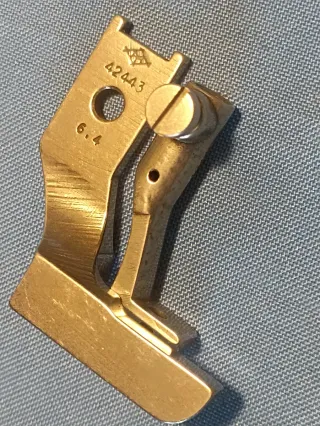 Prensatelas para vivo triple arrastre pfaff