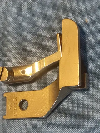 Prensatelas para vivo triple arrastre pfaff