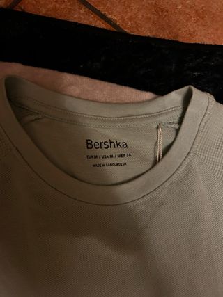 Camiseta Bershka verde menta