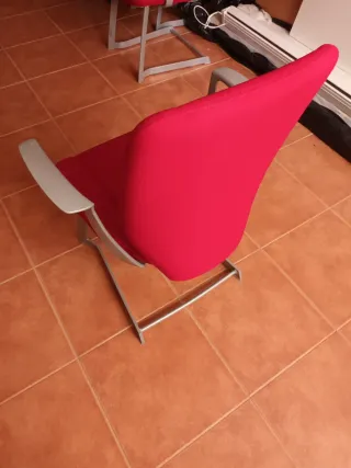 Silla de oficina roja