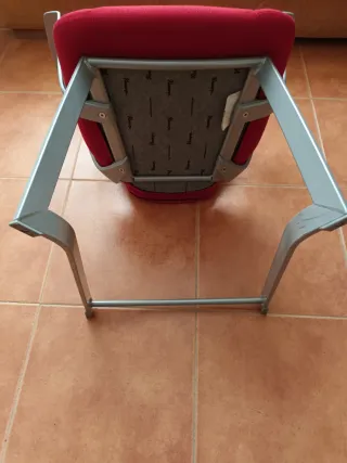 Silla de oficina roja