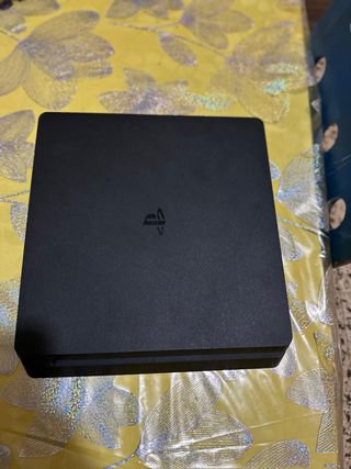 Consola PS4 Slim Negra1TB
