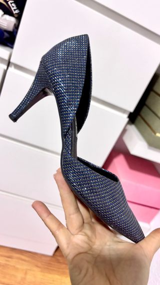 Zapatos de fiesta azul con brillos